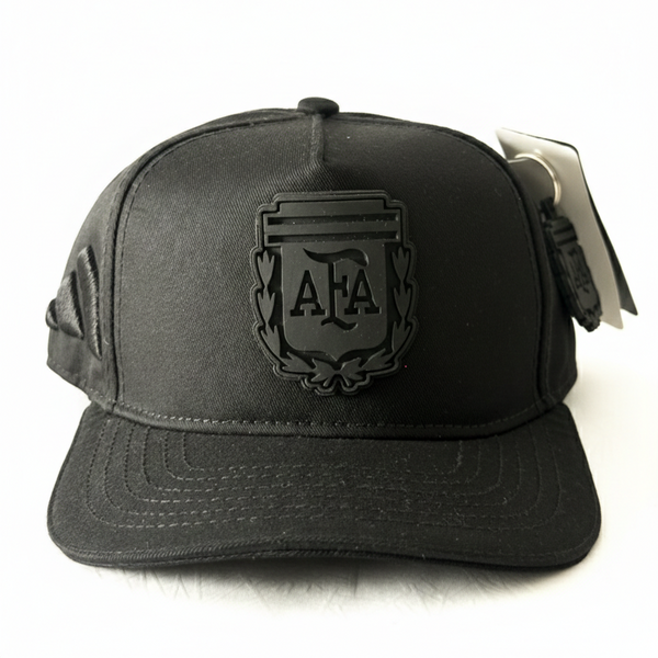 GORRA SELECCIÓN ARGENTINA “BLACK EDITION”